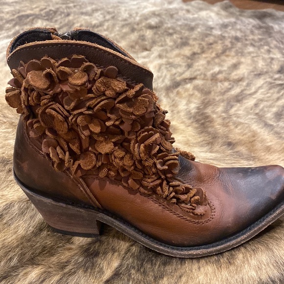 Liberty Black bootie - Picture 3 of 5